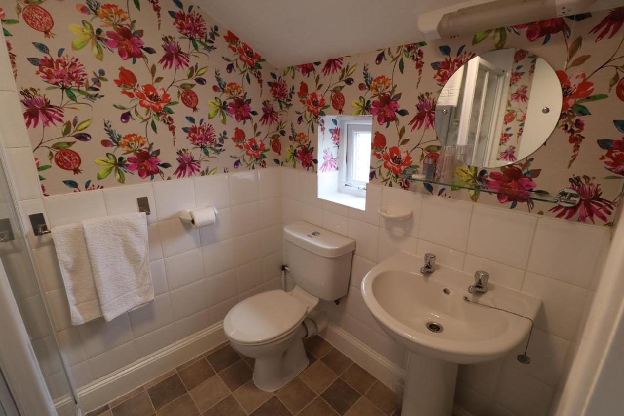 Standard Family Room,1756722085:JPEG